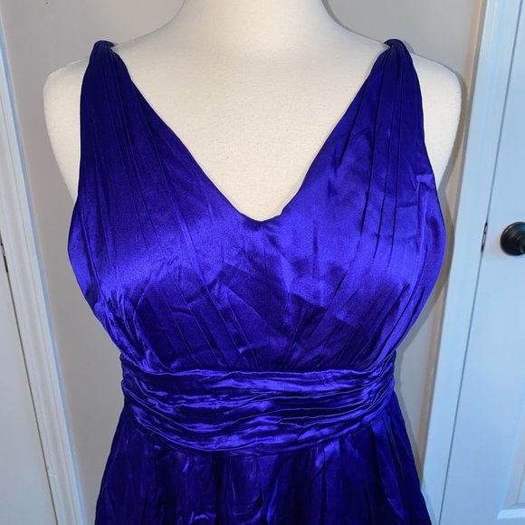 - Beautiful DKNY peplum silk top 12 EUC - Picture 2 of 5